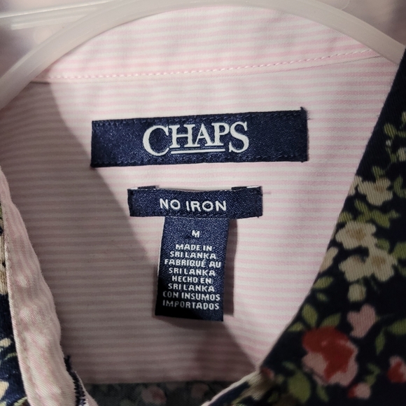 M | Chaps | Floral "No Iron" Long Sleeved Button Down Shirt - Picture 4 of 7